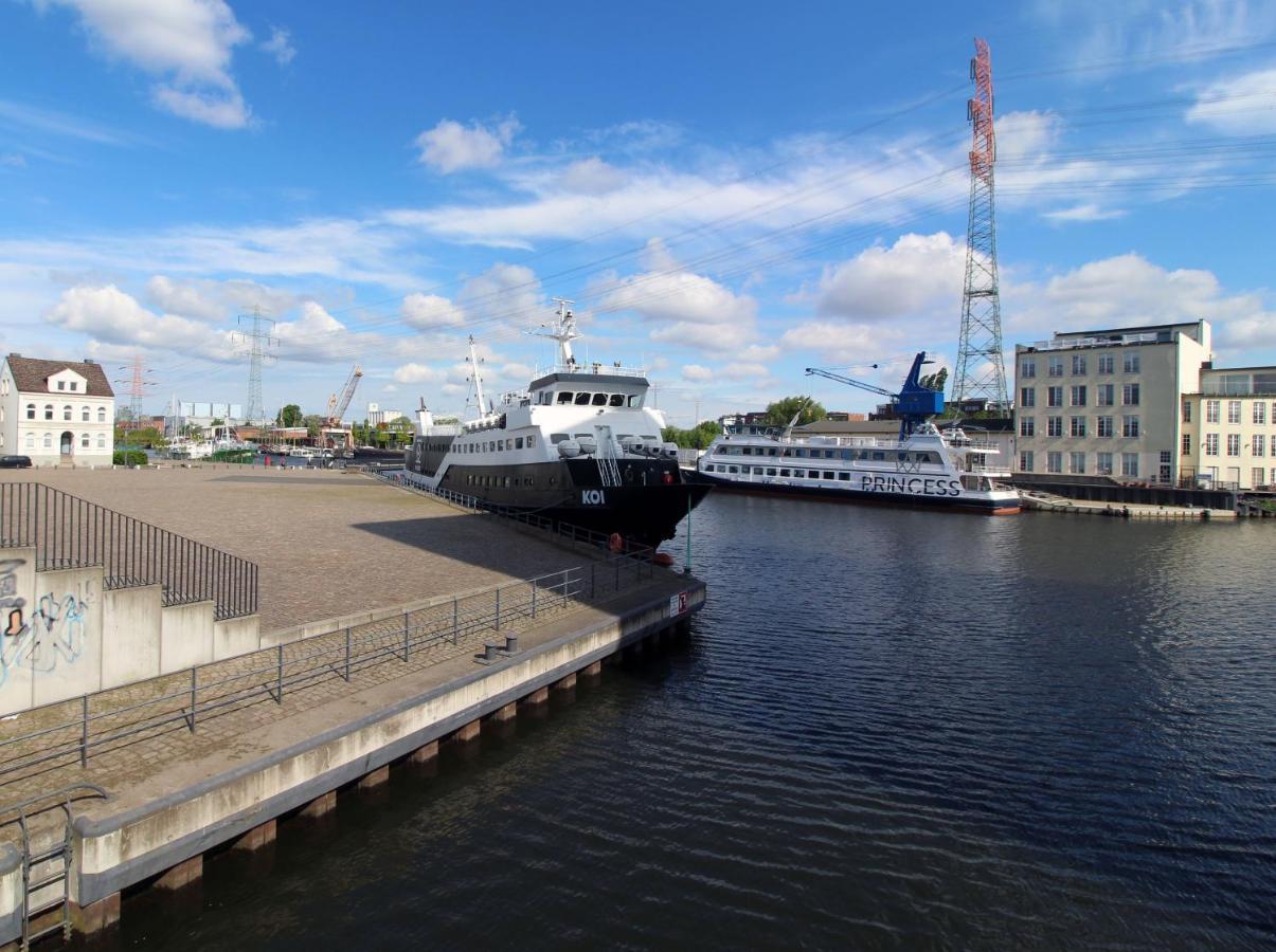 Neu! Einmaliges Loft Im Binnenhafen - Hafenblick! Hamburg Exterior photo